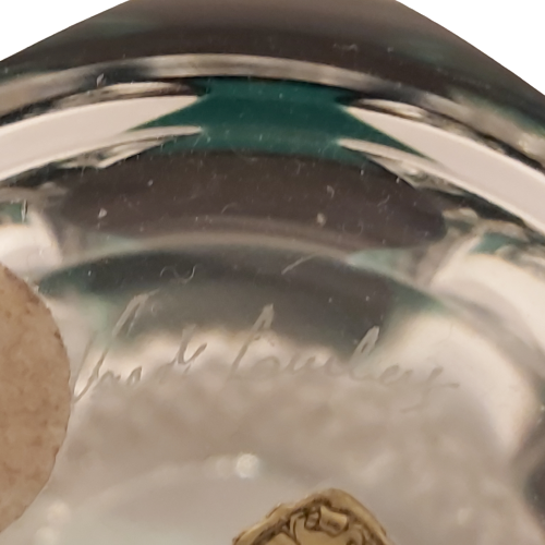 Extra image 3 - Vase en cristal doublé taillé vert val st-Lambert.