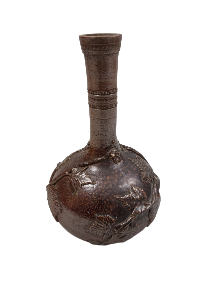 Extra image 4 - Vase pansu à col, en grès brun à décor en relief de feuillage et feuilles.